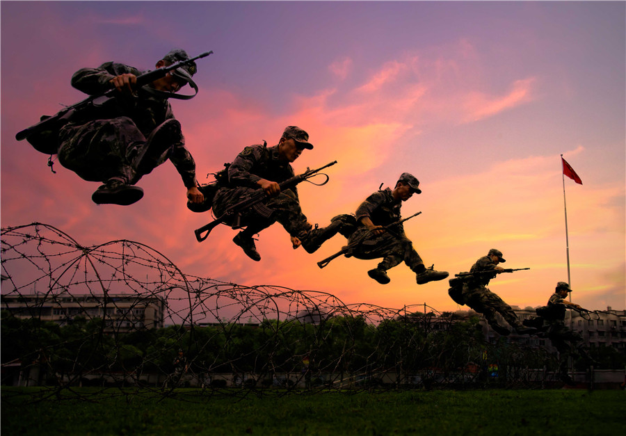 金獎(jiǎng)-《神兵天降》-浙江-管新民.jpg